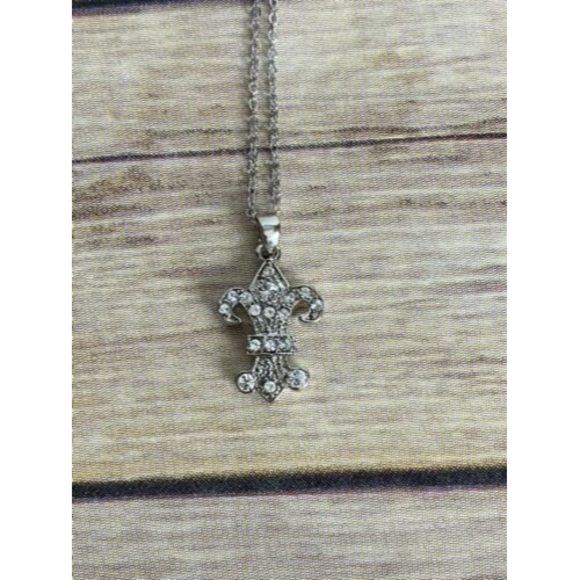 Fleur-de-lis Pendant Necklace Embellished Rhinestones Textured Chain 10" NEW - Picture 2 of 5
